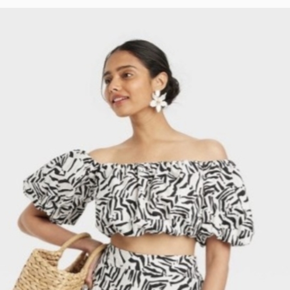A New Day Black and White Ruffled Crop Top